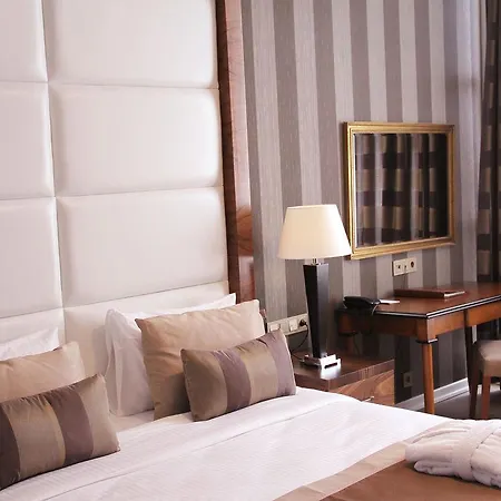 Manesol Fuar Hotel