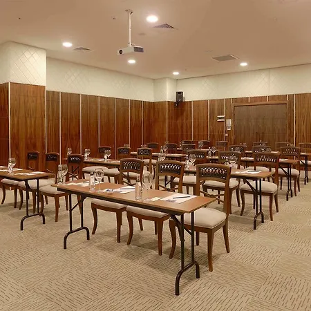 Hotel Manesol Fuar 4*