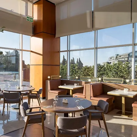 Szálloda Crowne Plaza - West By Ihg