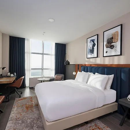 Crowne Plaza - West By Ihg