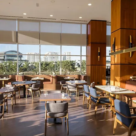 Szálloda Crowne Plaza - West By Ihg