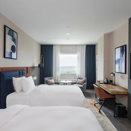 Crowne Plaza - West By Ihg Szálloda 5*