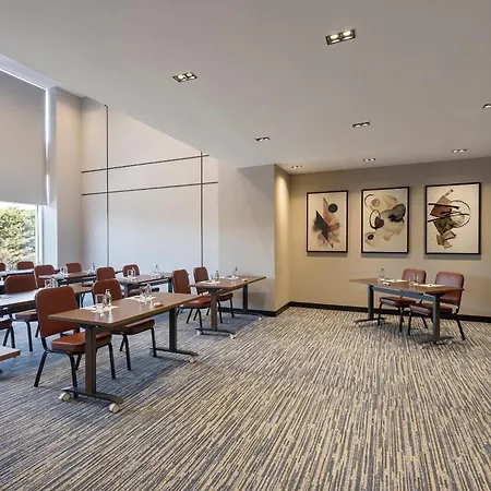 Crowne Plaza - West By Ihg