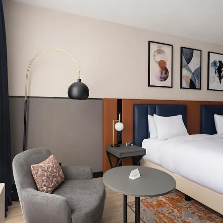 Hotel Crowne Plaza - West By Ihg