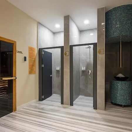 Crowne Plaza - West By Ihg Hotel 5*