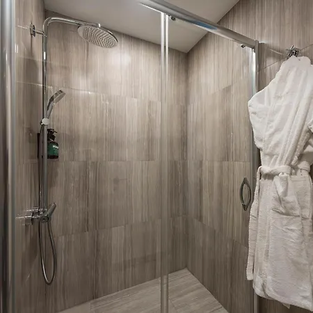 Crowne Plaza - West By Ihg 5*