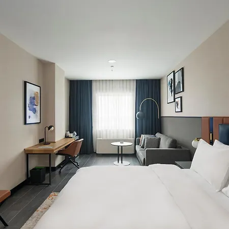 Crowne Plaza - West By Ihg 5*