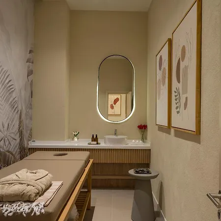 Hotel Crowne Plaza - West By Ihg 5*