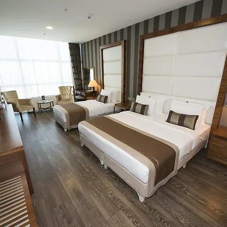 Crowne Plaza - West 5*