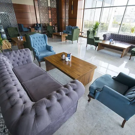 Crowne Plaza - West 5*