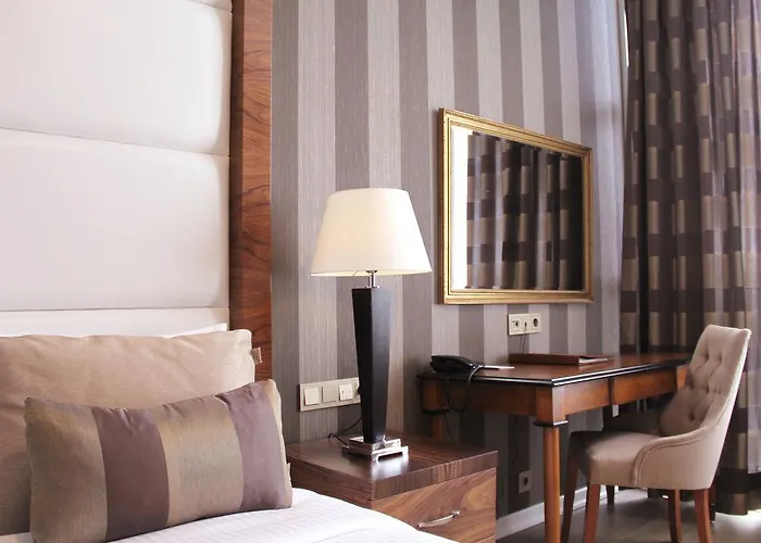 Crowne Plaza - West Hotel