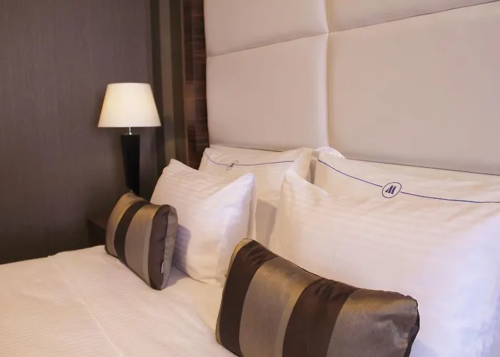 Crowne Plaza - West Hotel 5*