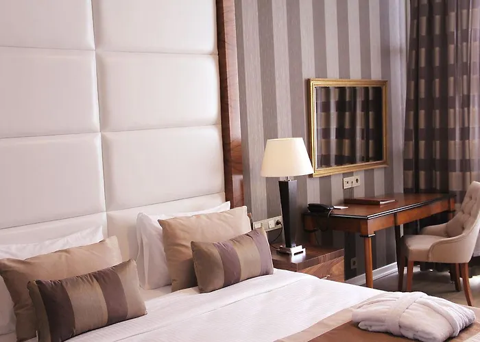 Crowne Plaza - West Hotel