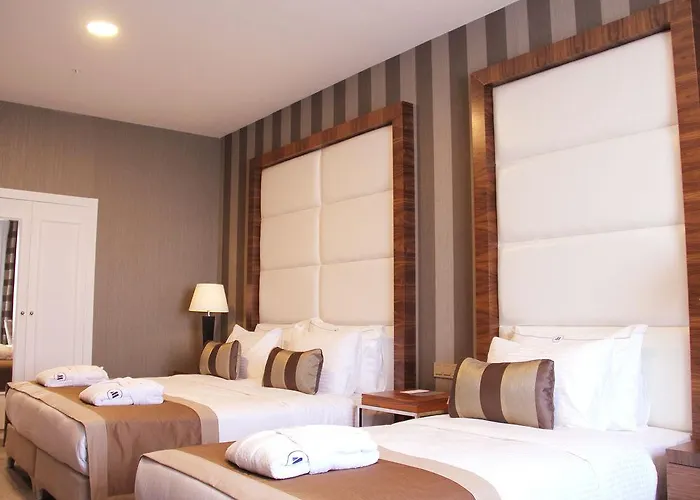 Crowne Plaza - West Hotel 5*