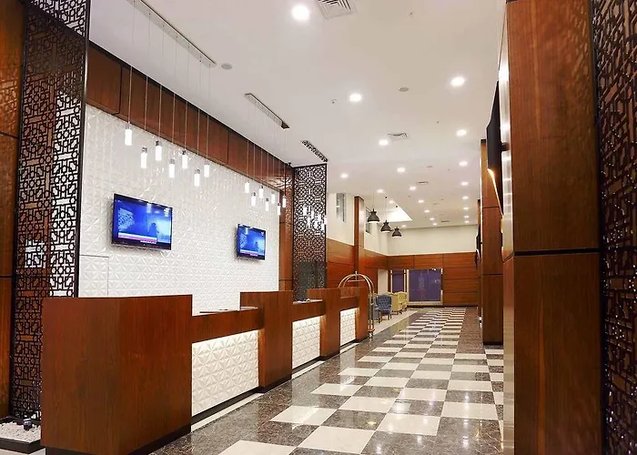 Hotel Crowne Plaza - West 5*