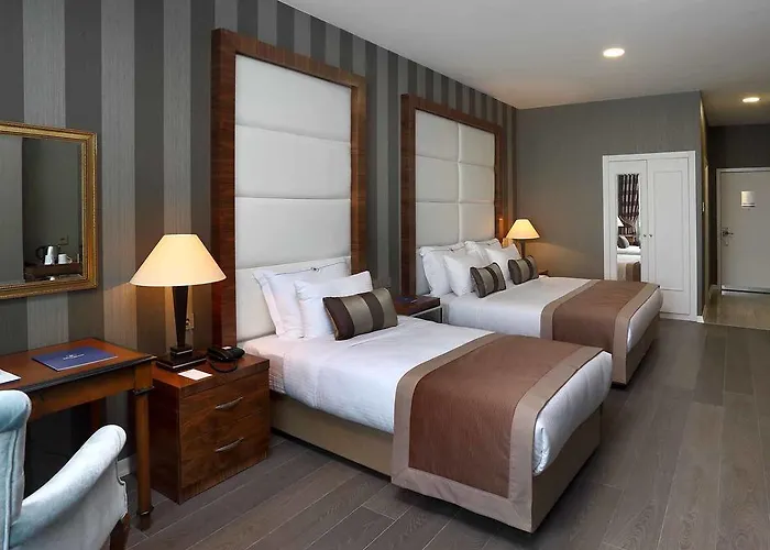 Crowne Plaza - West Hotel