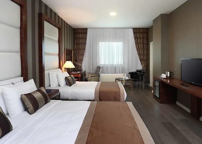 Crowne Plaza - West 5*