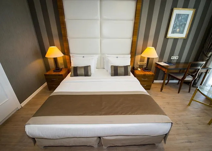 Crowne Plaza - West Hotel