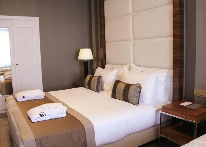 Crowne Plaza - West Hotel