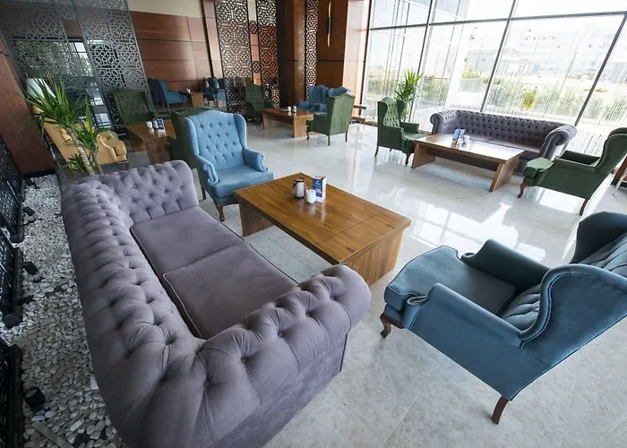 Crowne Plaza - West 5*