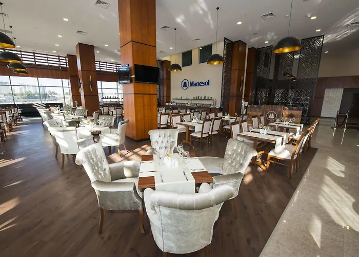 Crowne Plaza - West 5*