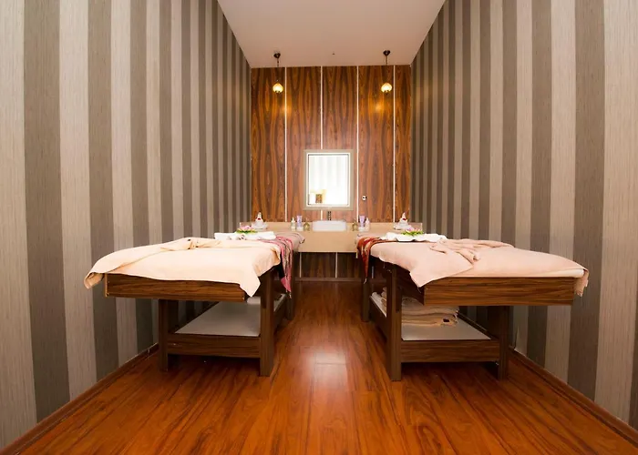 Hotel Crowne Plaza - West 5*