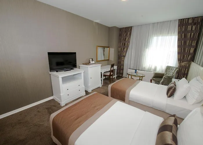 Crowne Plaza - West Hotel 5*
