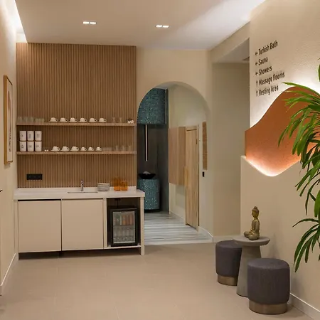 Crowne Plaza West By Ihg 5*