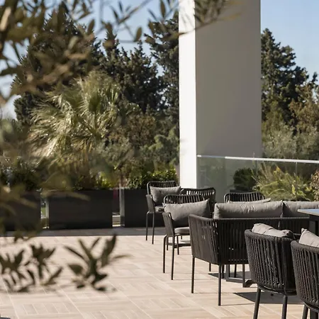 Hotel Crowne Plaza West By Ihg