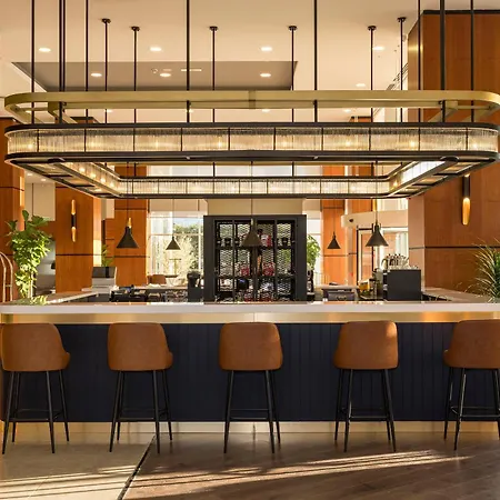 Crowne Plaza West By Ihg 5*