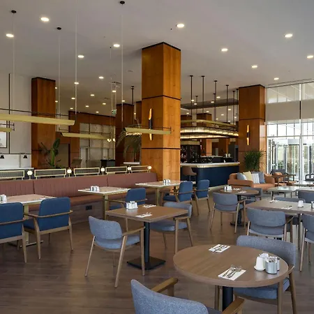 Crowne Plaza West By Ihg 5*