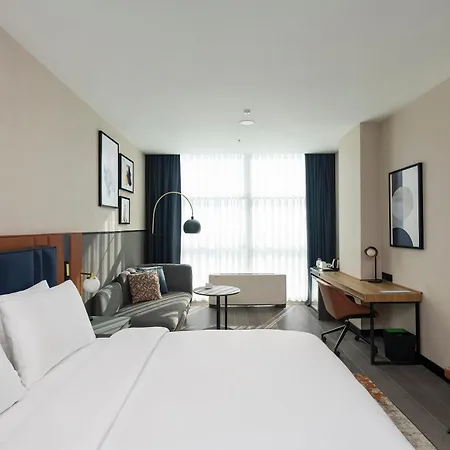 Hotel Crowne Plaza West By Ihg 5*