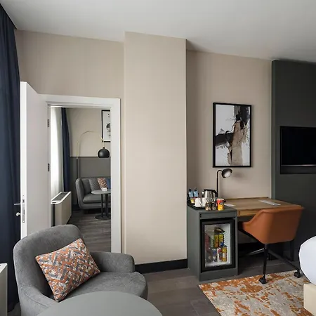 Hotel Crowne Plaza West By Ihg