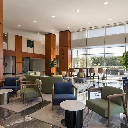 Crowne Plaza West By Ihg 5*