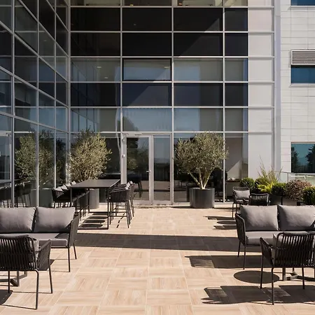 Crowne Plaza West By Ihg 5*