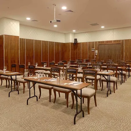 מלון Crowne Plaza - West 5*