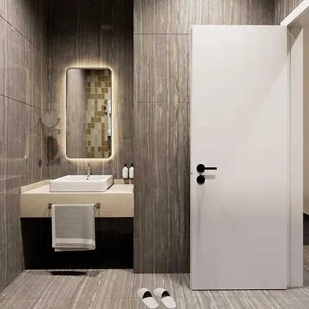 Crowne Plaza West By Ihg