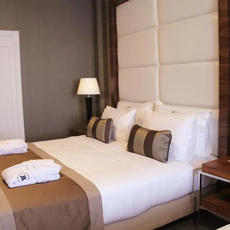 Crowne Plaza - West מלון