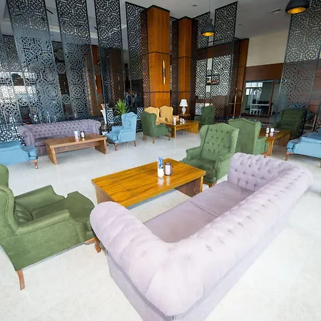 Crowne Plaza - West 5*